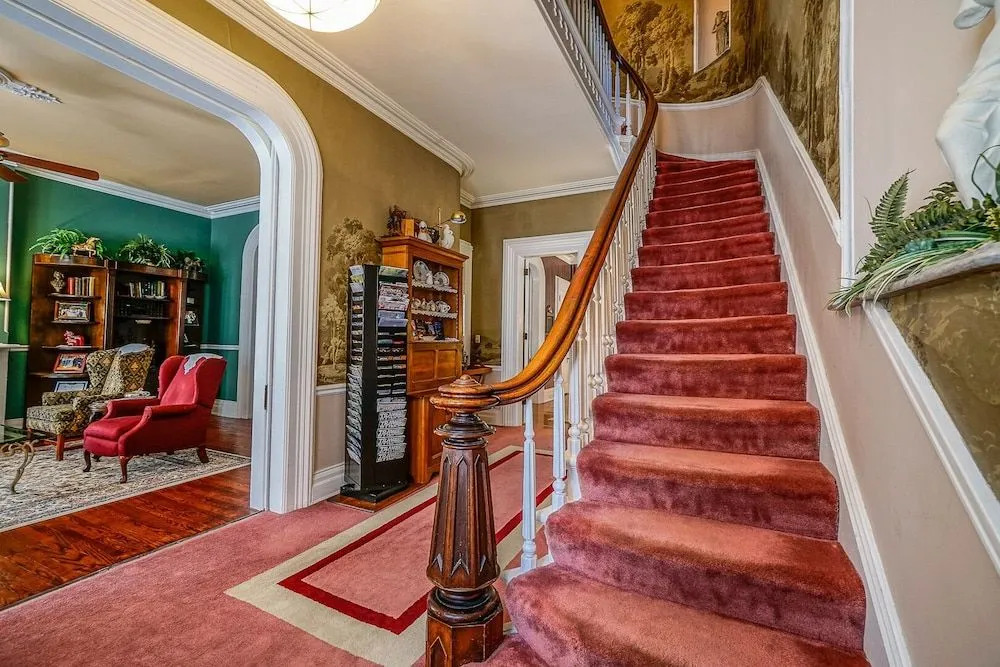 Pinehill Inn