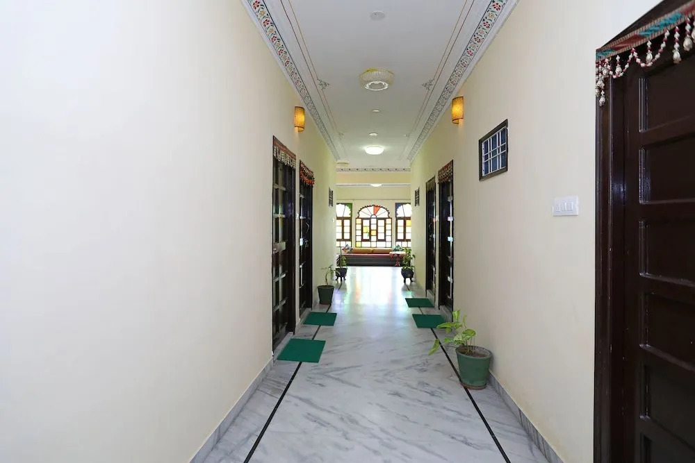 OYO 9540 Home Heritage near City Palace