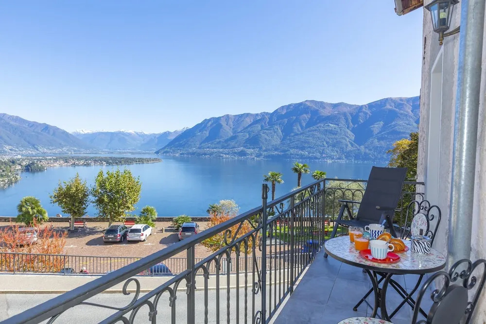 Splendid Lake View