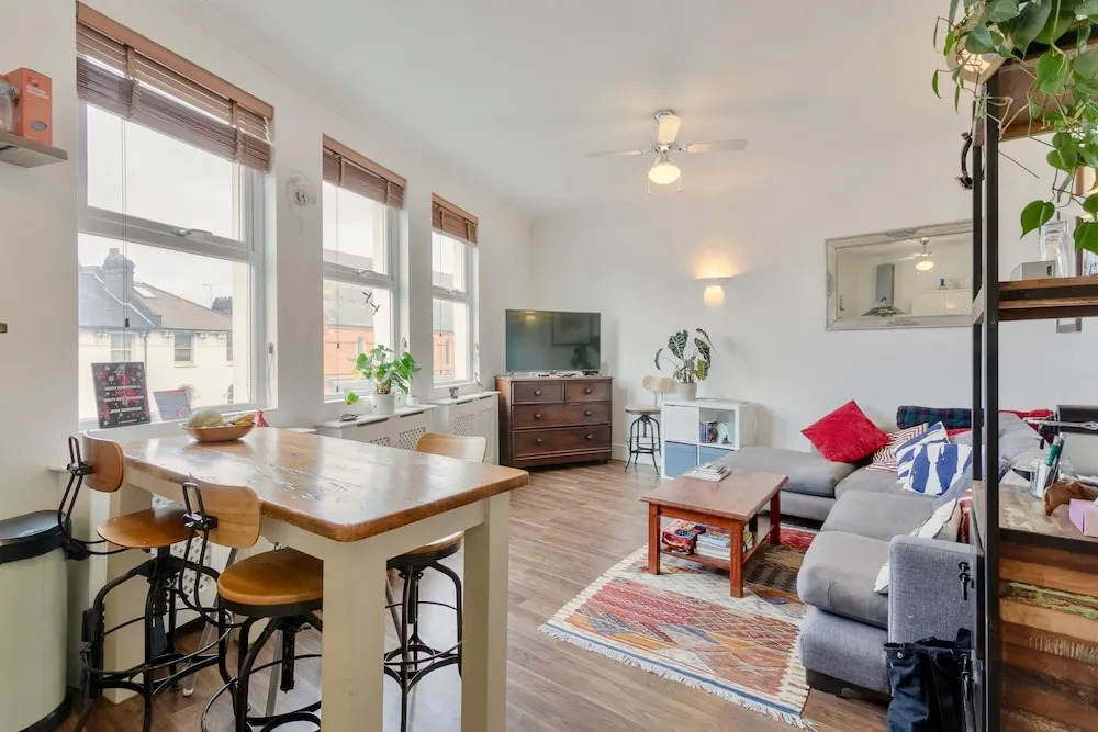 3 Bedroom in Clapham Junction With Roof Terrace