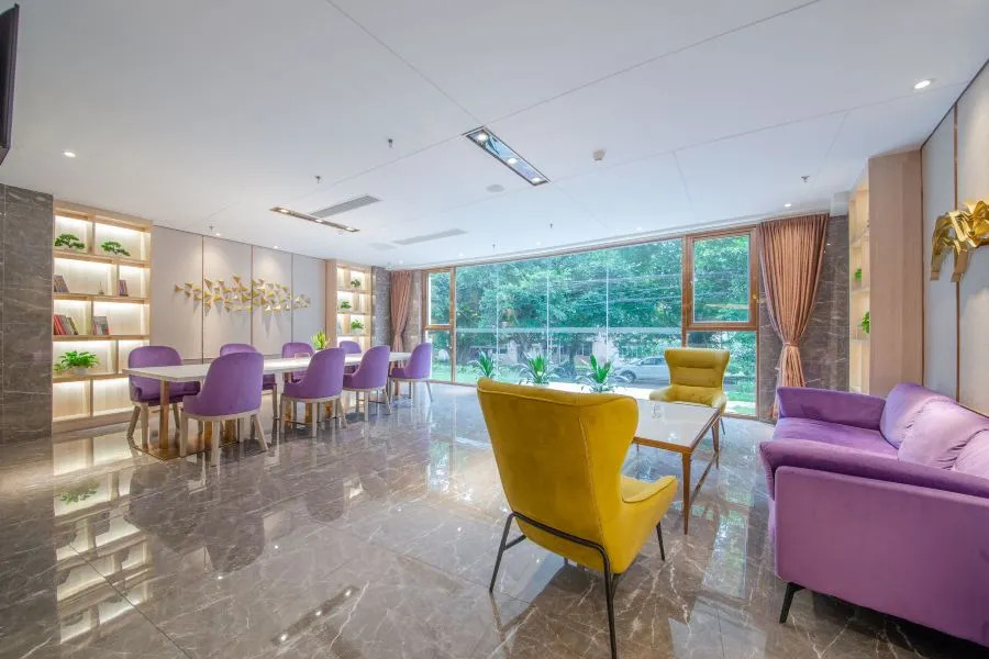 Airport Grand Hotel