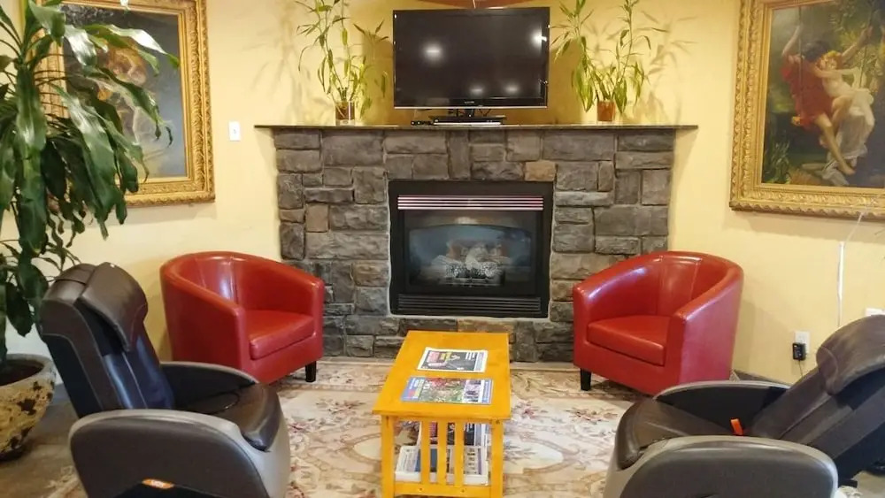 Palace Inn & Suites