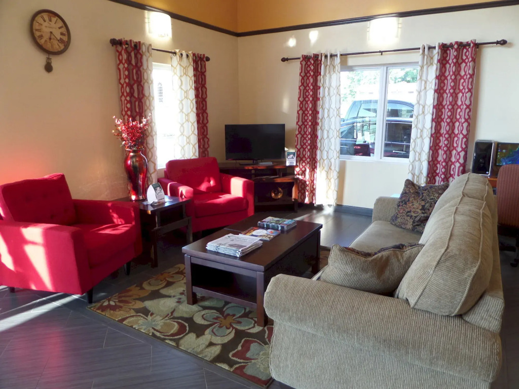 HomeStay Inn & Suites