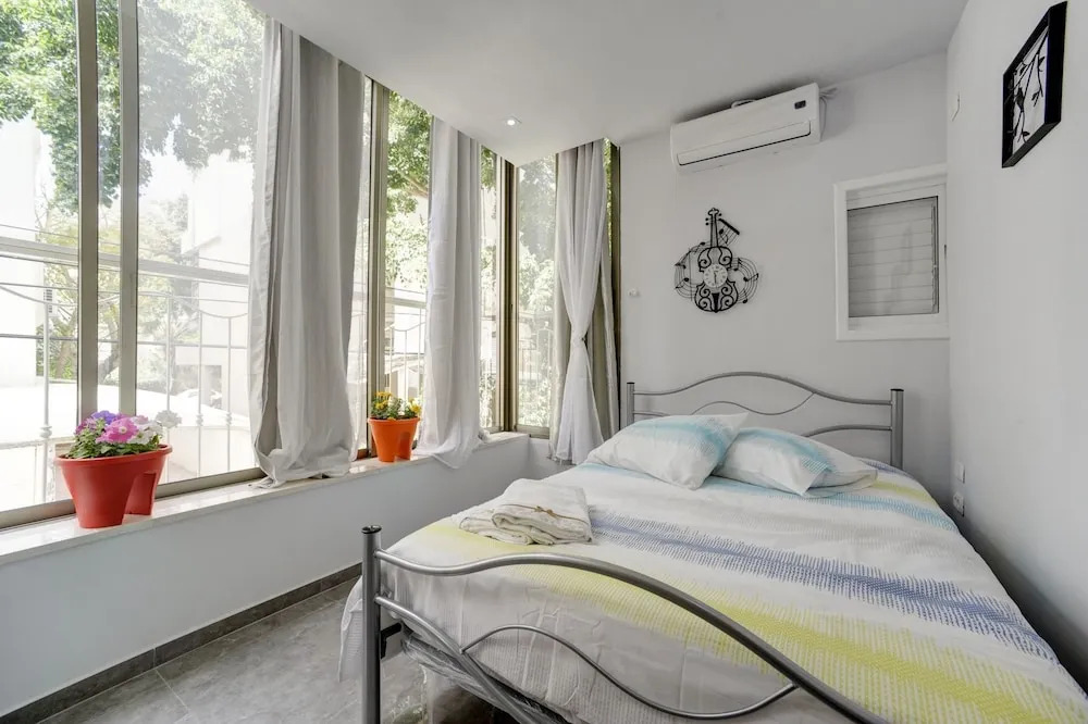 3 Bedrooms - Ben Yehuda