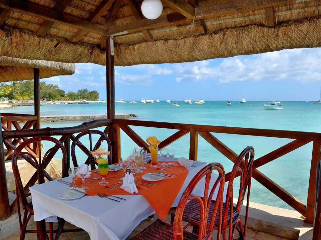 Coral Azur Beach Resort Mont Choisy