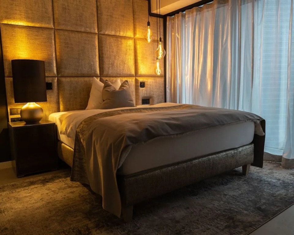 THE NEWSHA SIGNATURE HOME