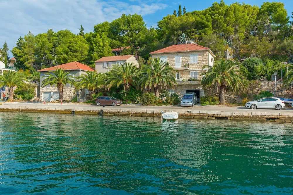 Apartment Proti