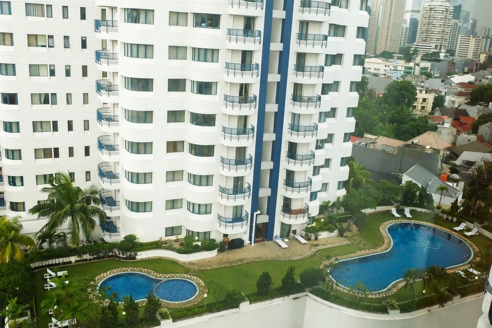 Classic Studio Park Royale Apartment Near Sudirman by Travelio