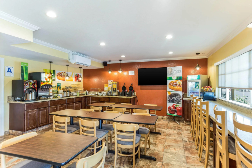 Mount Vernon Inn Escondido Downtown