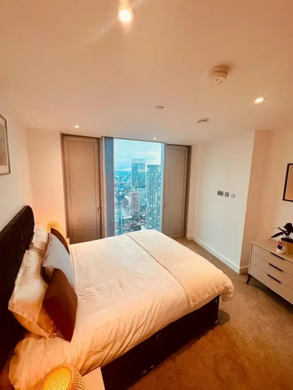 2br-sleeps4-parking-central-cityview