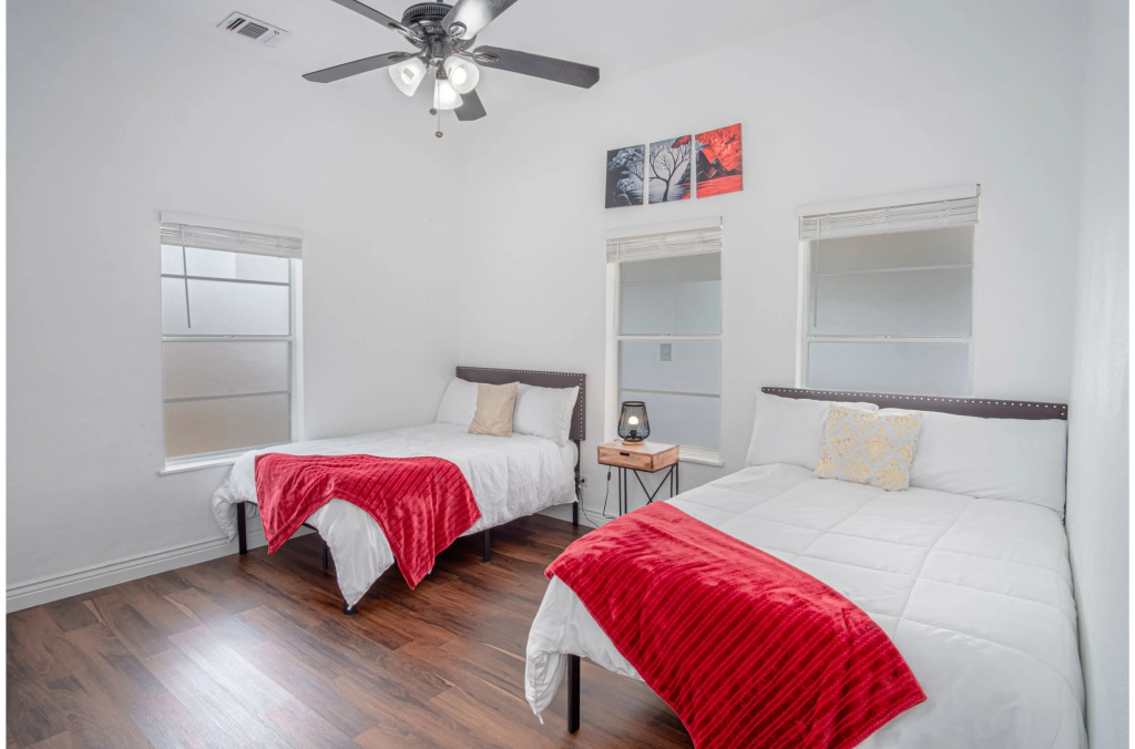 Spacious 4 BR Home Near River Walk 6 Mins Drive