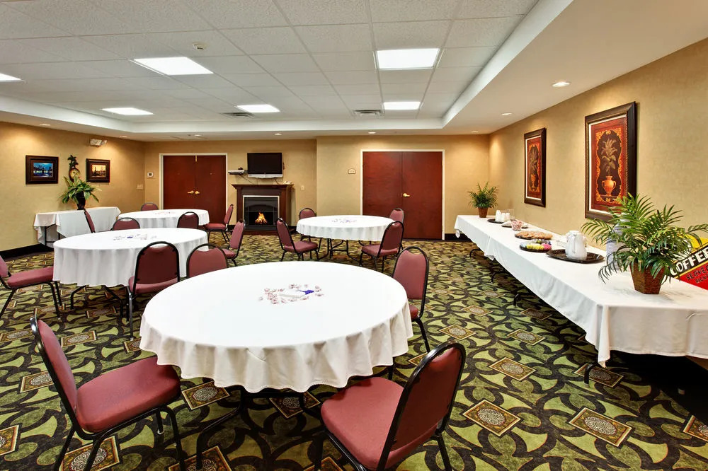 Holiday Inn Express Hotel & Suites Kingsport-Meadowview I-26 by IHG