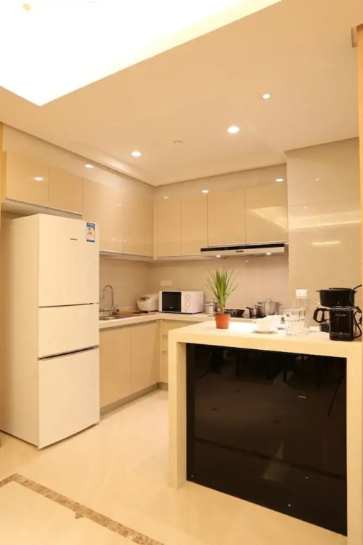 Han Luxury Holiday Hotel (Nanjing Greentown Crystal Blue Bay Baijiahu Subway Station Branch)