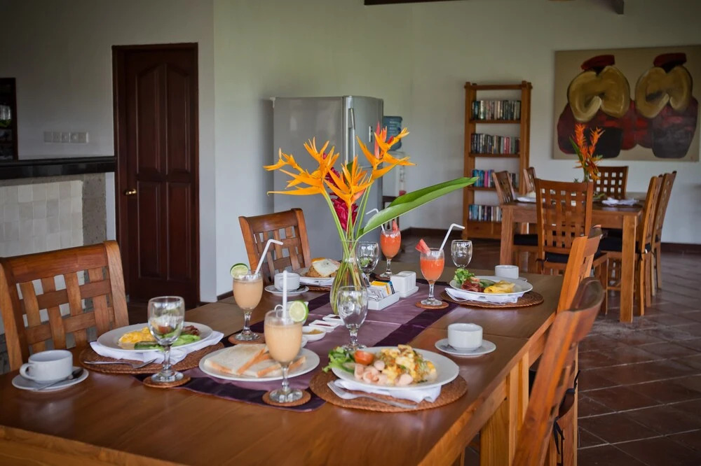 The Junno Villa