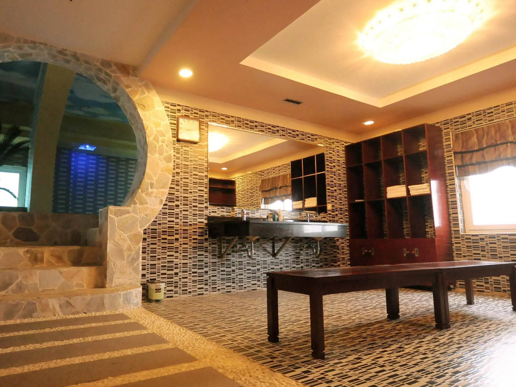 Level Hotel