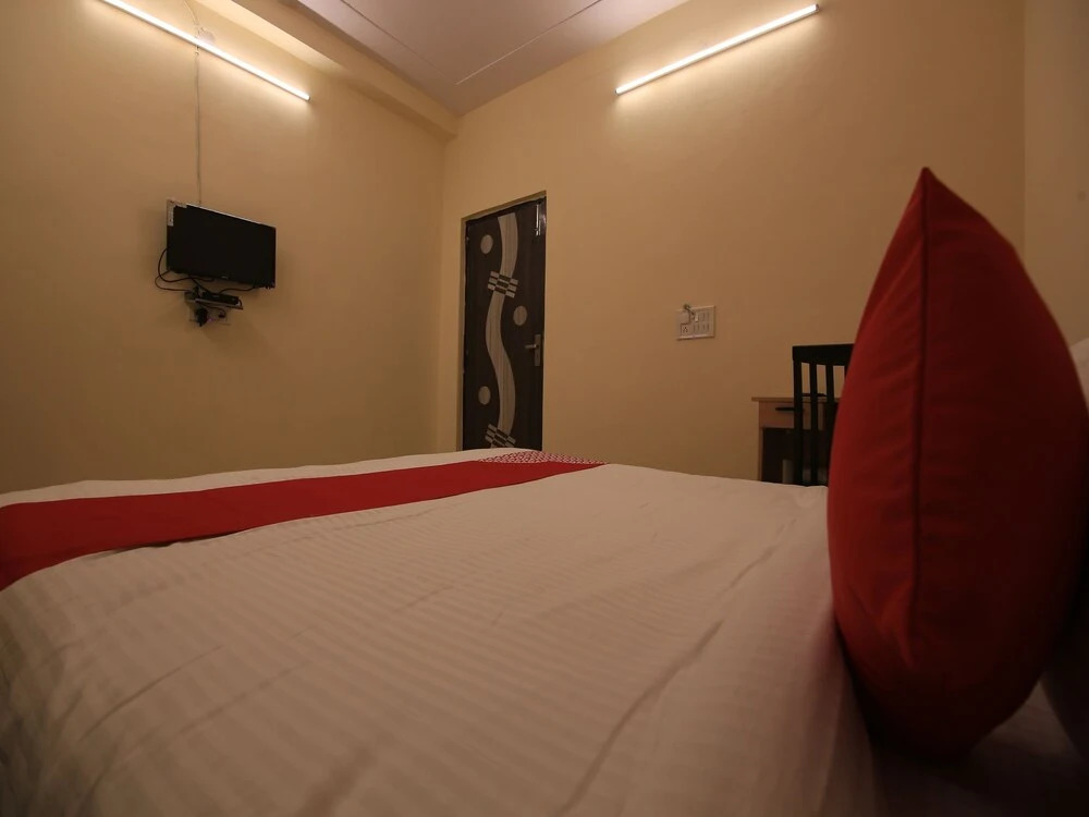 OYO Flagship 30350 New Residency Sector 17 Rohini