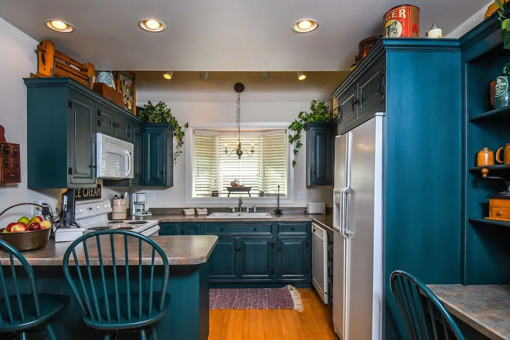 Quiet Retreat 4 Bedroom House