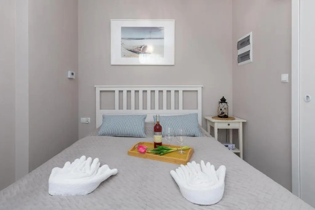 Dąbrówki Apartment by Renters
