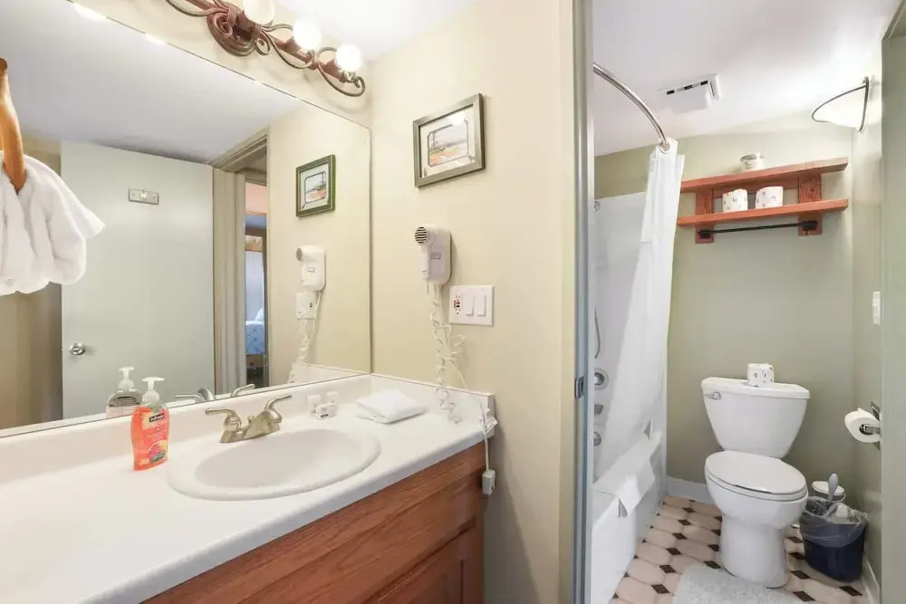 Tahoe Keys Marina View: 3 Bdr, Desirable Community