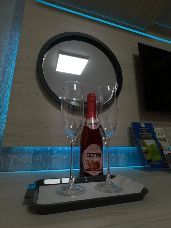 VOYAGE CUBIC Adults Only