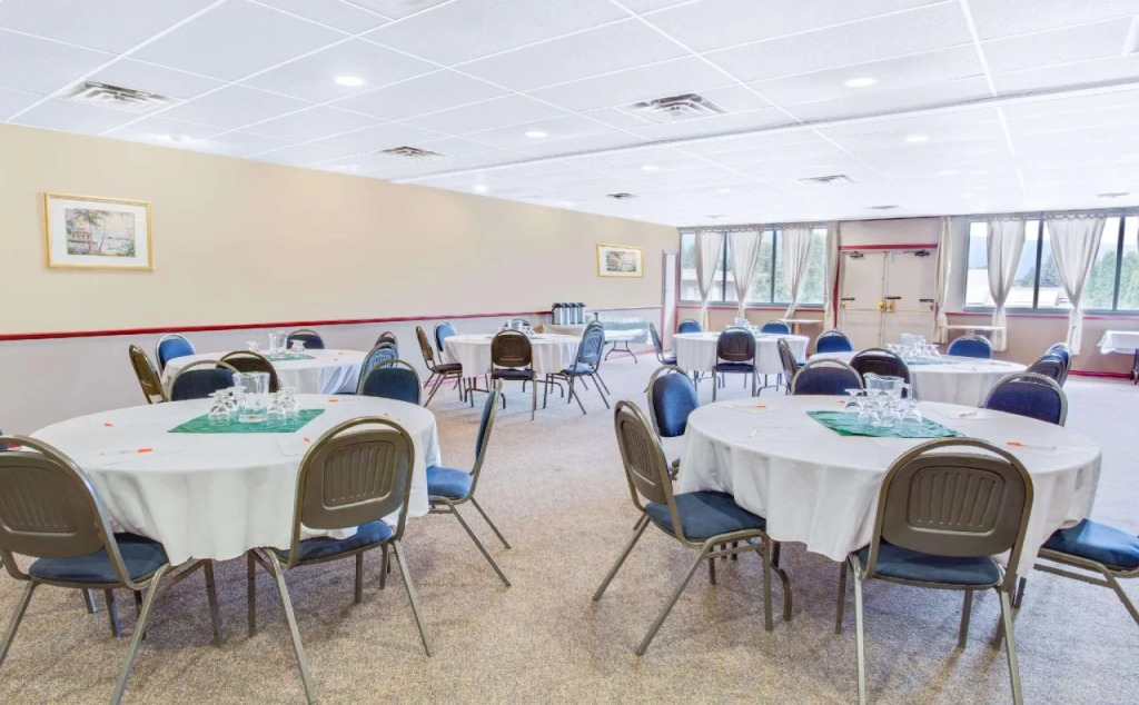 Howard Johnson Inn Enderby