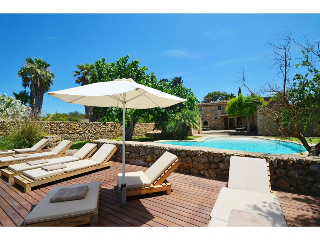 Luxuriously renovated Mallorcan country house for 10 pax