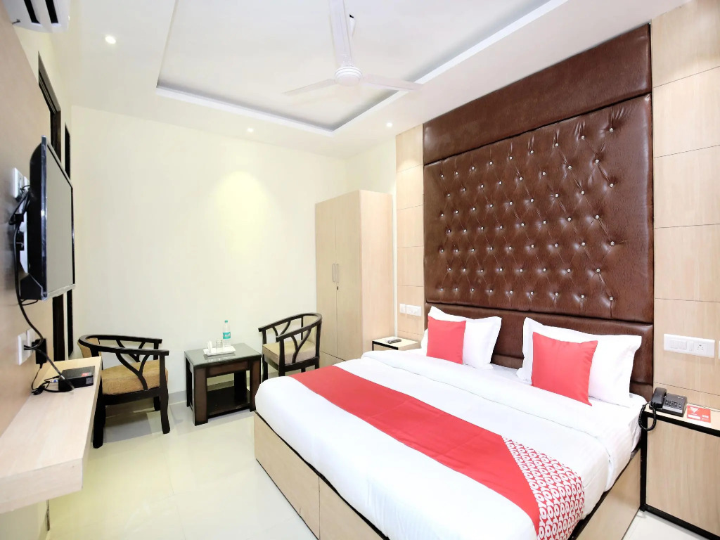 OYO 15486 Hotel New Diamond
