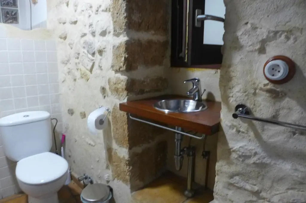 No.5b - Lovely Studio Apt with A/C in the Centre of the Old Town
