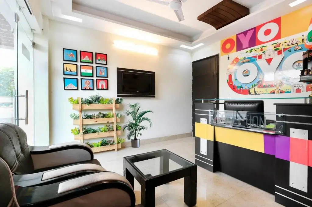 Red Rose By OYO Rooms