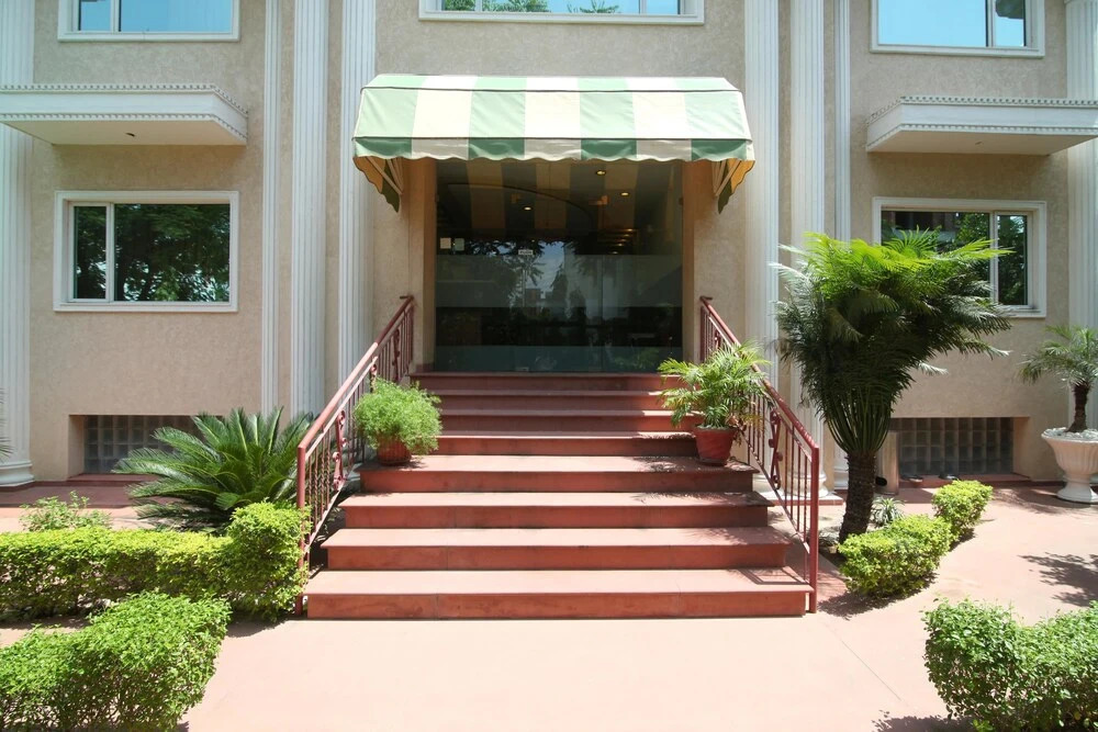 OYO 1920 Hotel Bella Vista