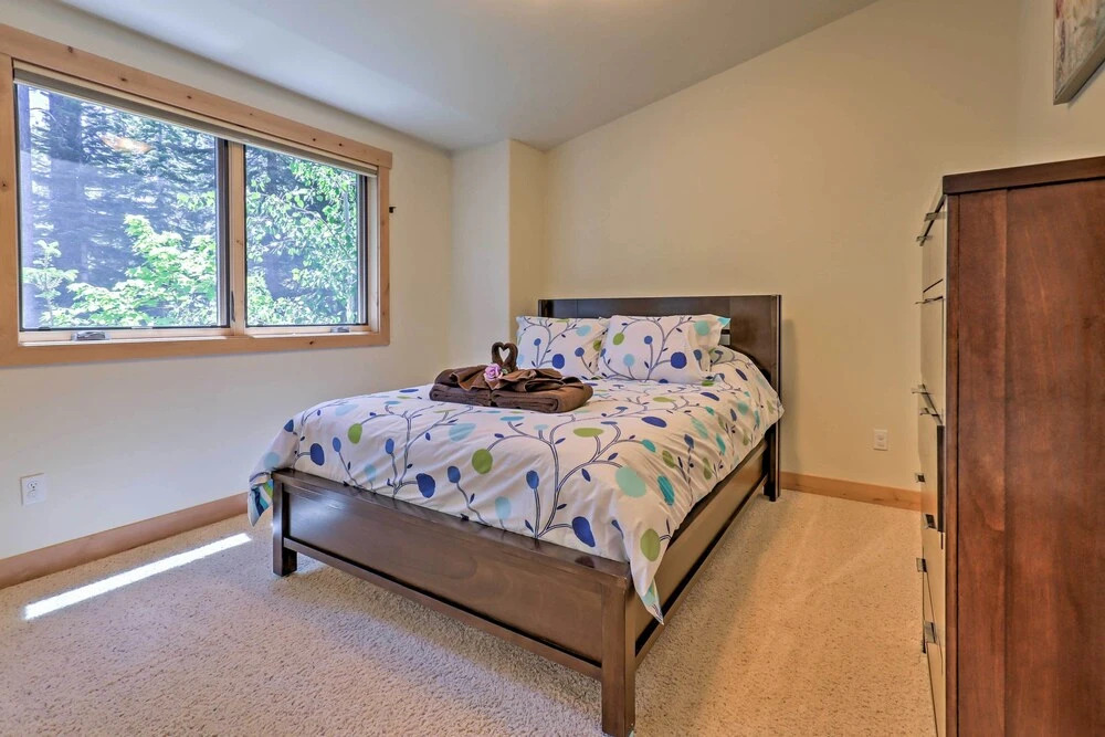 Close to Slopes: Forest-view Gem in Lake Tahoe