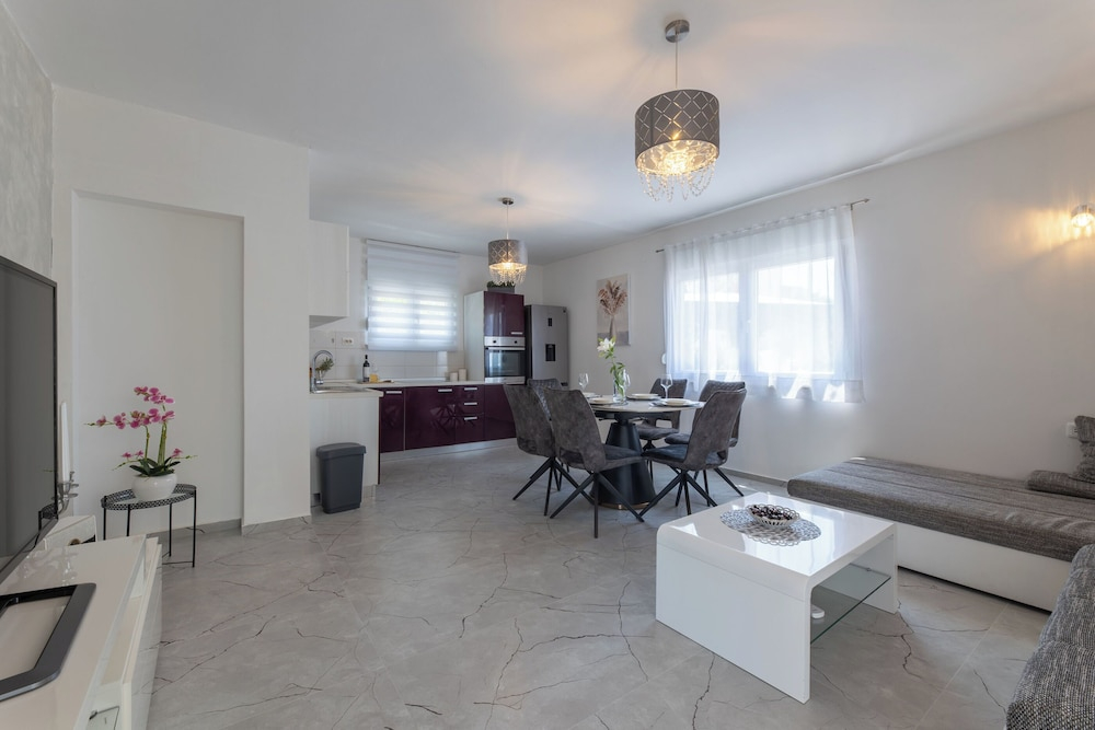 Luxury Villa ARIA, Apartment