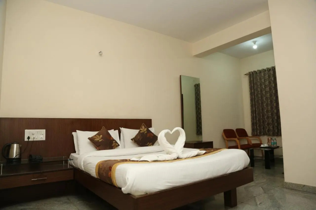 Soundarya Hotel