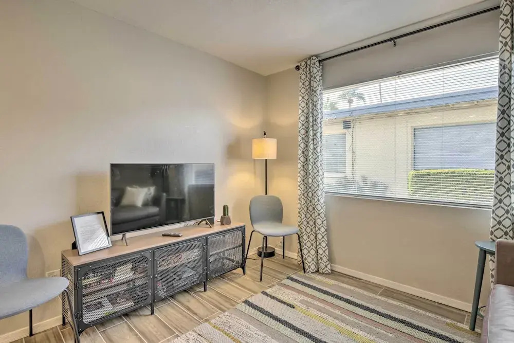 Walk to Old Town Scottsdale: Apartment w/ Patio!