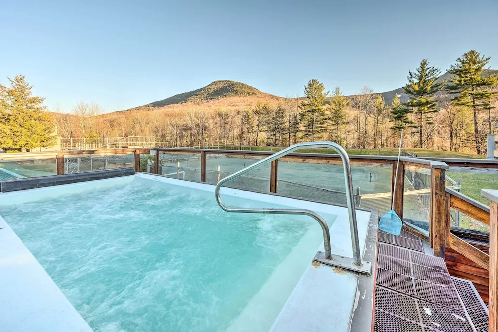 Lincoln Retreat w/ Village of Loon Amenity Access
