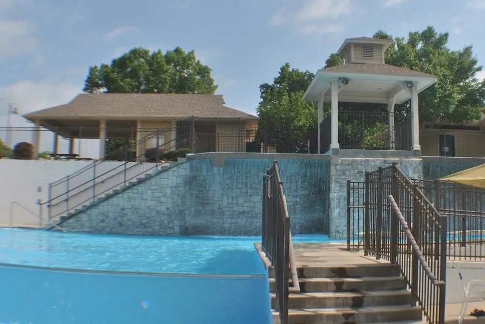 Stonebridge Village - Reeds Spring