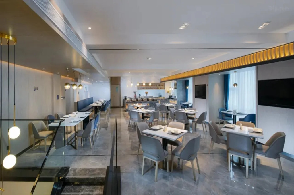 kyriad marvelous hotel