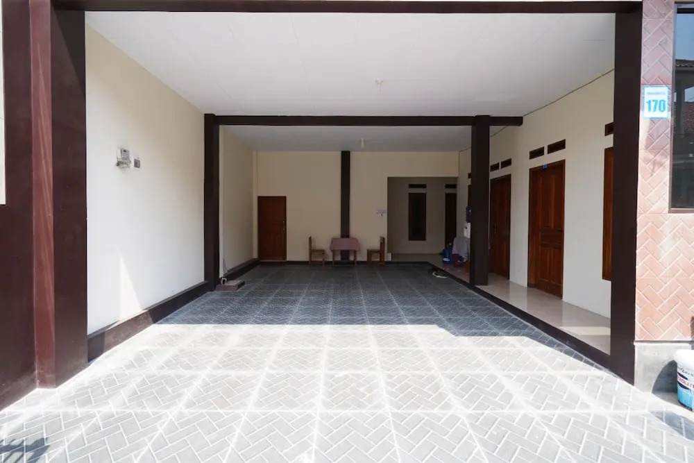 OYO Life 2884 Wisma Jatnika Syariah
