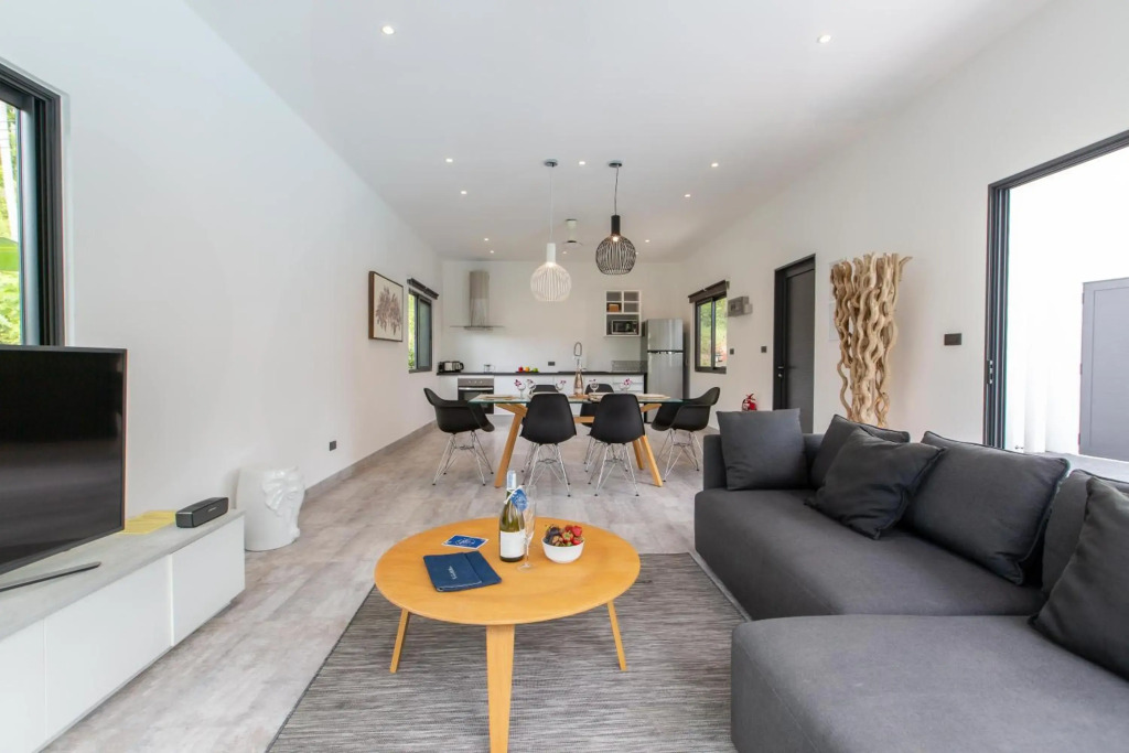 Villa Sawadee, 2br, 500m from the beach