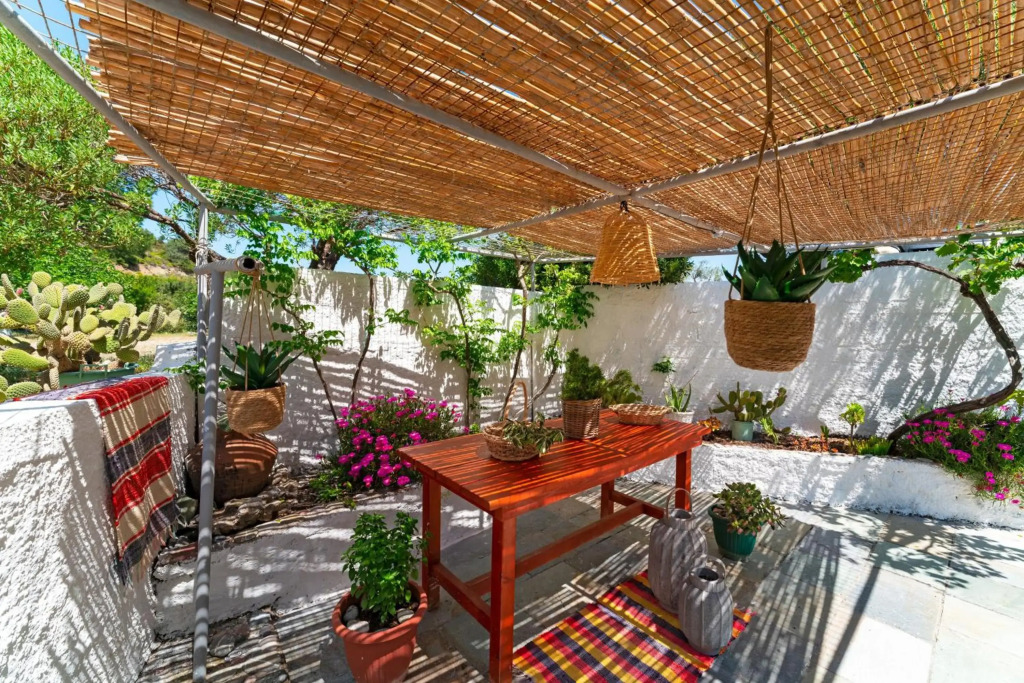 Tselios Apartments & Studios