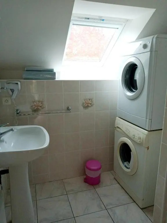 Maison de 2 chambres avec jardin clos et wifi a Cancale