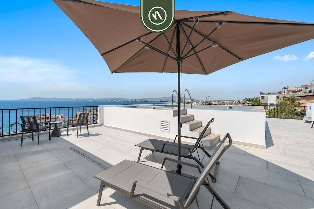 Brand New 1 BR Condo Right Next to the Malecon
