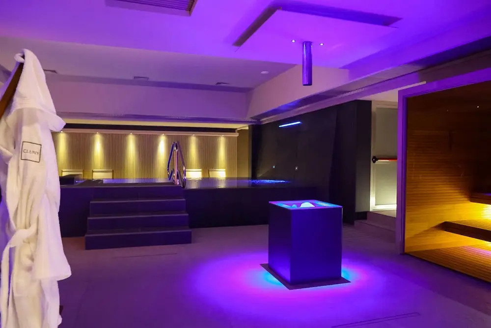 Moma Hotel
