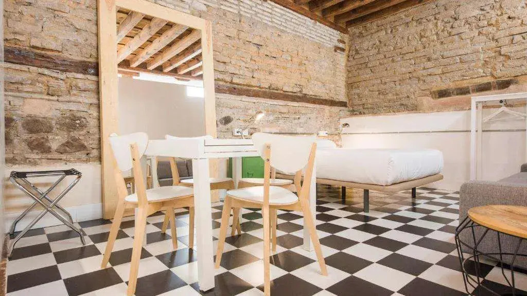 La Casa de la Tuerta by Toledo AP