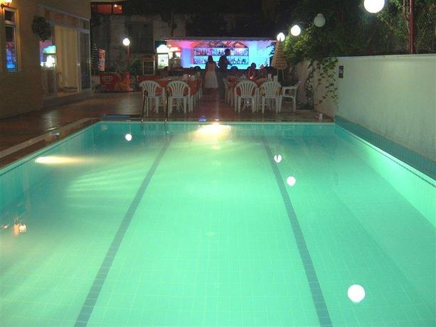 Mirage Apart Hotel