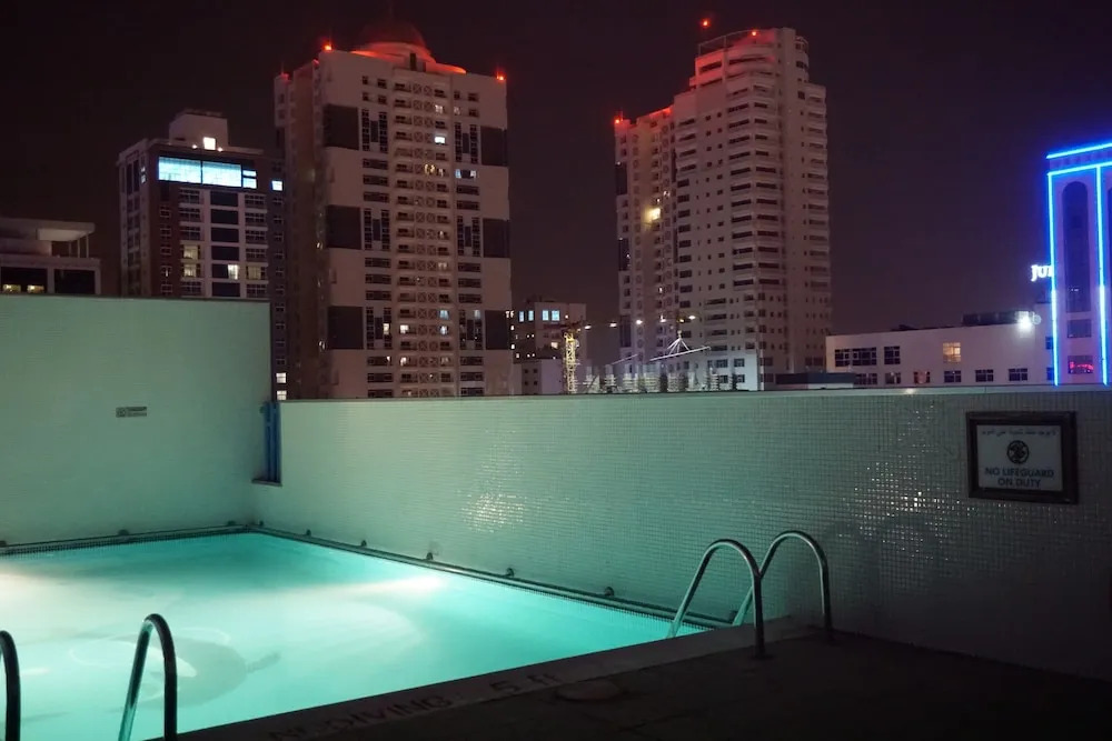 E5 Apartments