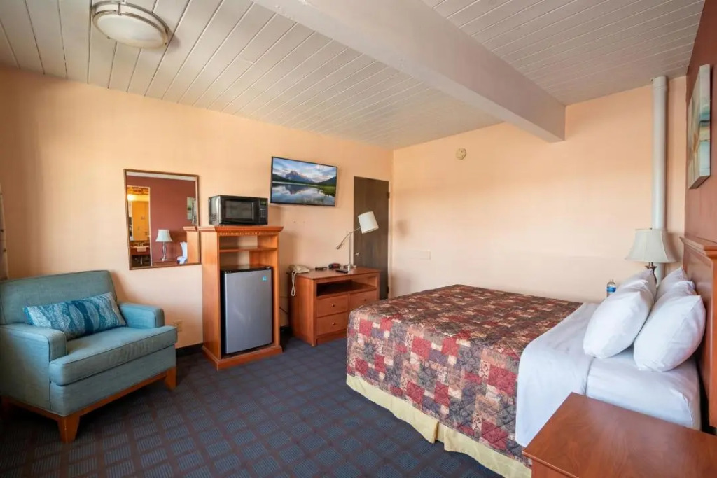 Travelers Inn by OYO Longview Kelso