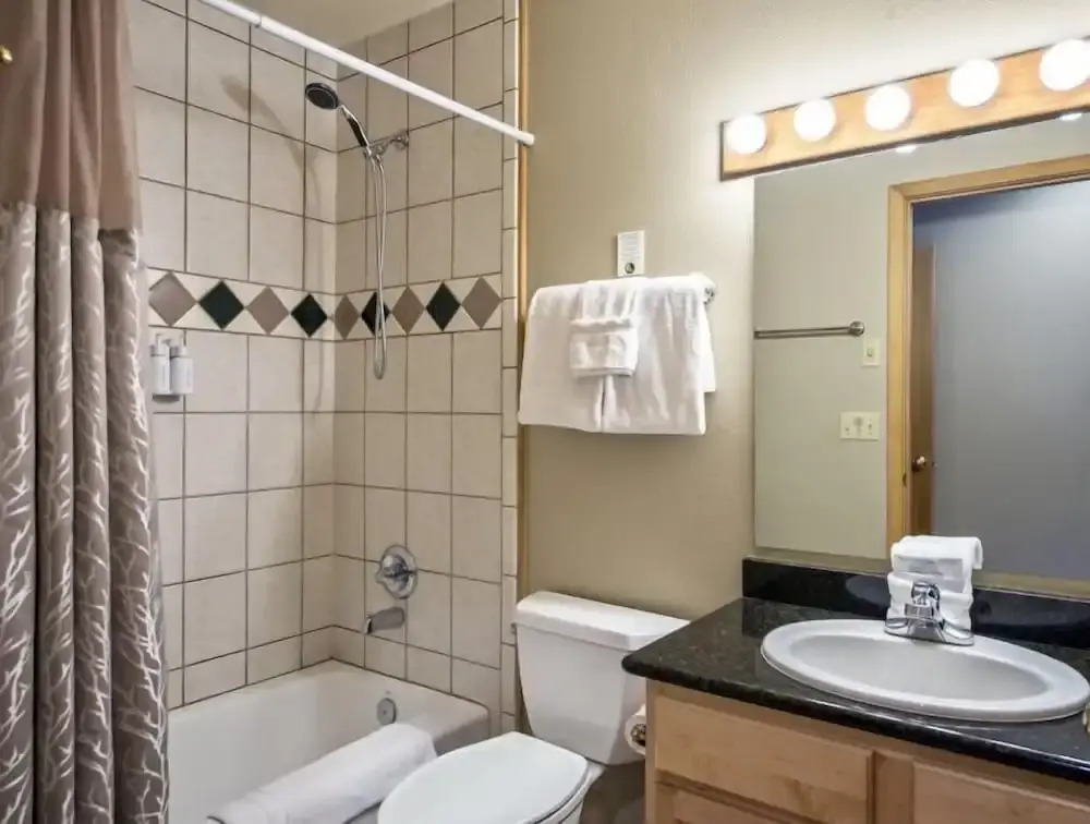 Grand Timber Lodge 2 Bedroom Ski In, Ski Out Condo