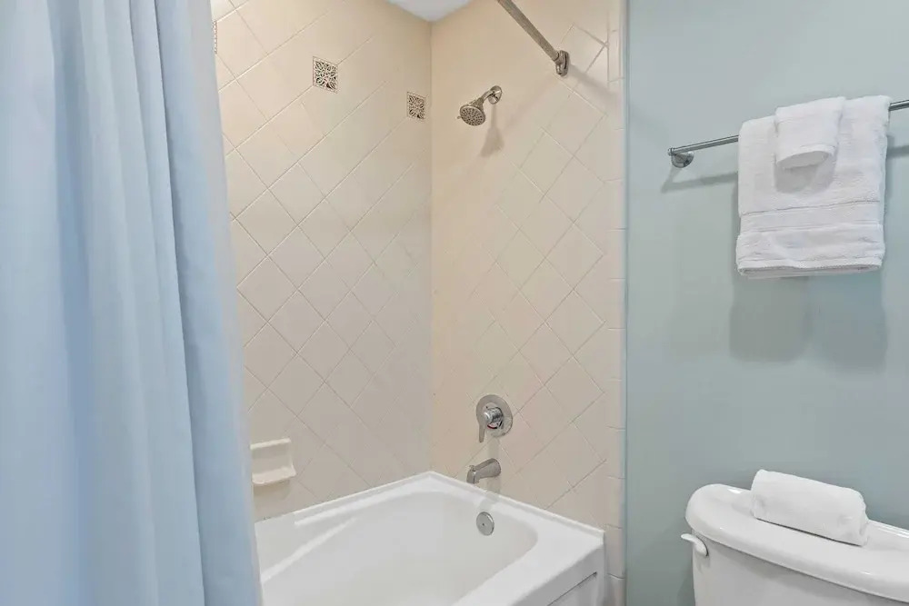 Miramar Beach Studio w/ Pool, Tennis & Walk to Beach Luau Eastern Sky