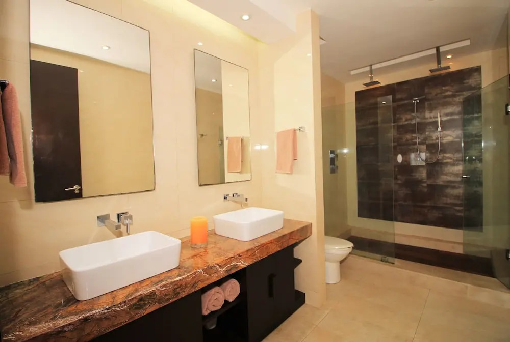 Downtown Apartment Oasis 12